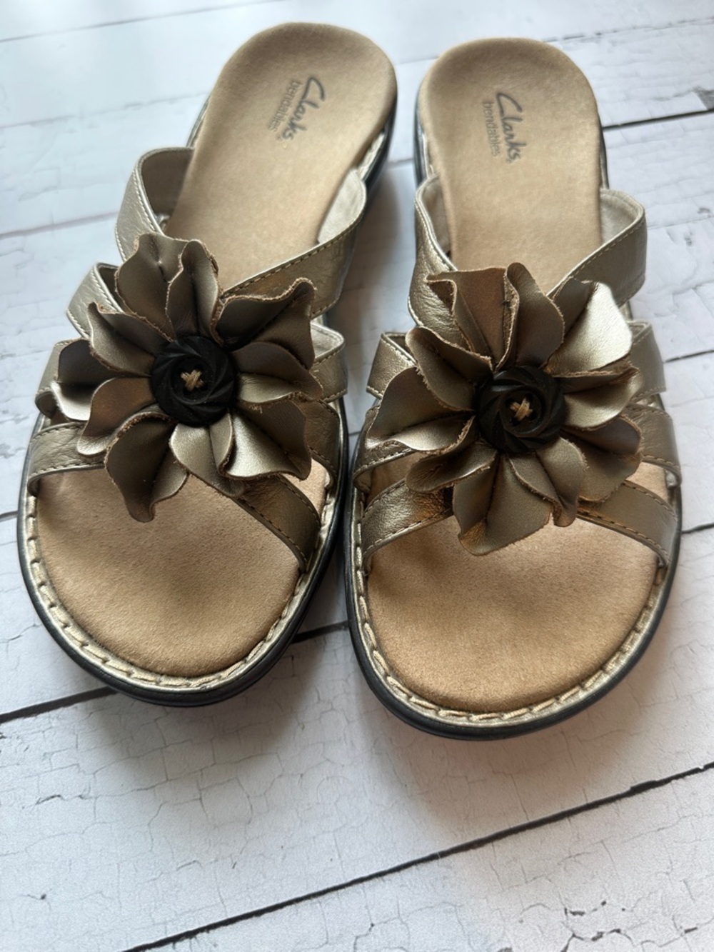 Clarks Women's Metallic Gold Floral Slide Sandals